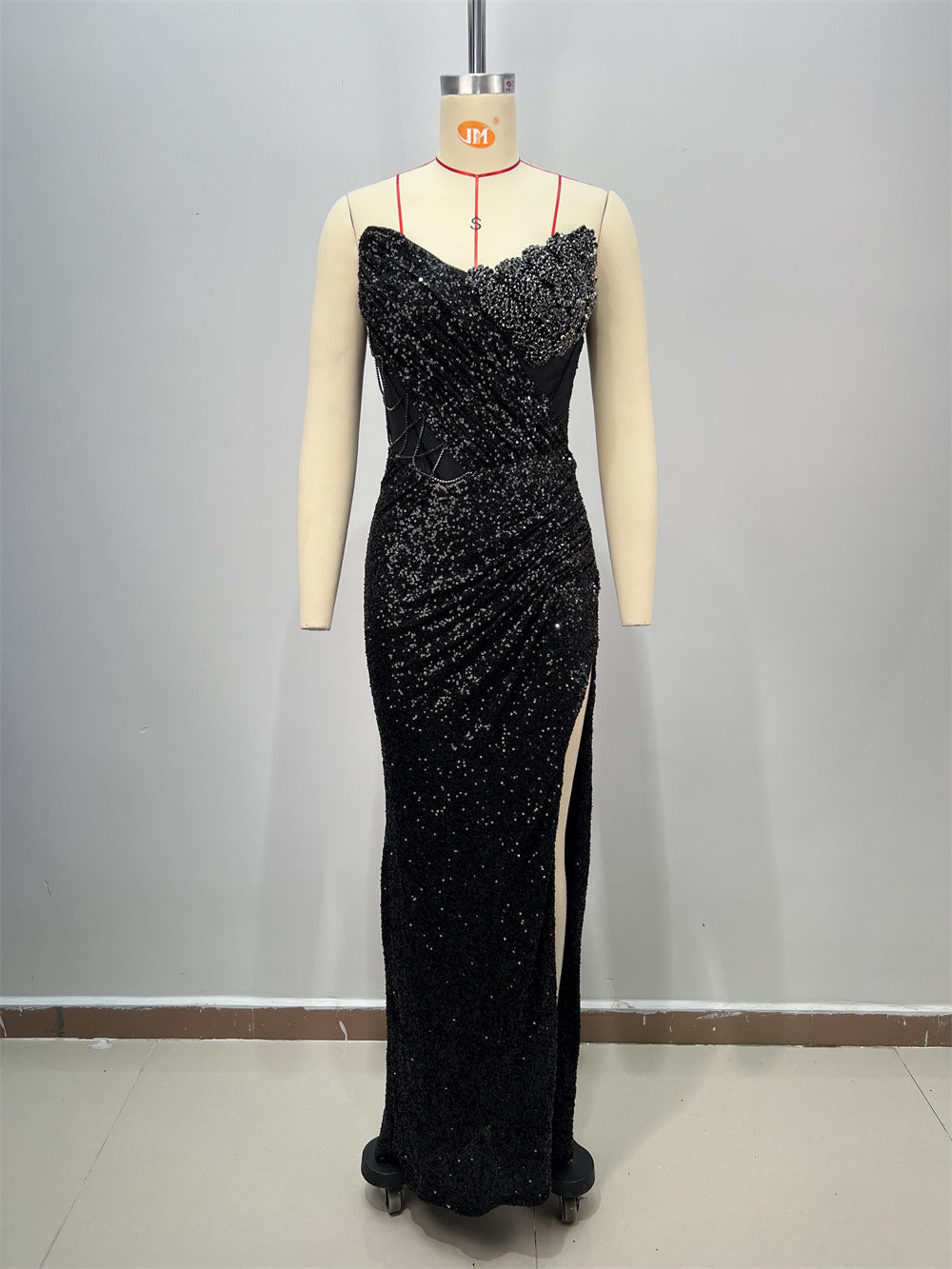Spring and Summer New Women's Off-the-Shoulder Sequined Sexy Evening Dress Halter Sequined Sleeveless Party Dress Long Skirt