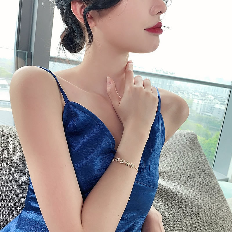 Korean new design fashion jewelry high-end luxury flower zircon adjustable female prom party bracelet
