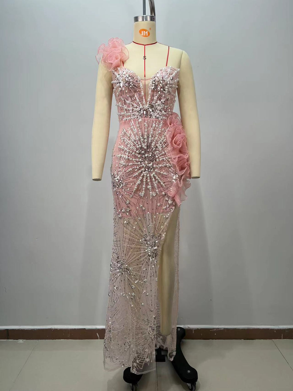 Fashionable Pink Strapless Sequined Pleated Hem Fitted Beaded Slit Long Maxi Dress for Evening