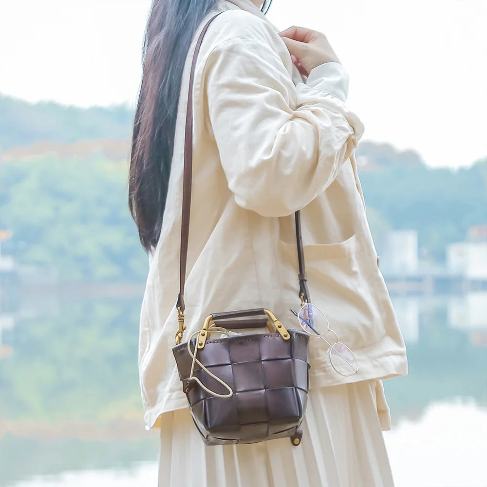 New Trendy Women Mini Calf Skin Leather Woven Clutches Basket Bag  Female Plaid Square Handbag Luxury Copy Crossbody