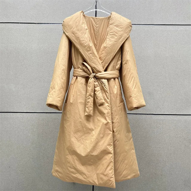 Women coat with large collar and elegant look